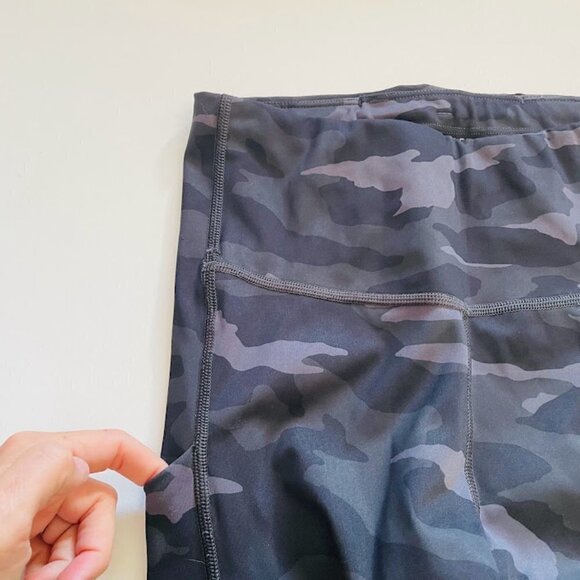 Athleta Ultimate Camo 7/8 Legging Tight Running Athletic Active Outdoor Pockets - Picture 3 of 9